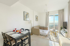 FIRST CLASS 1BR Classy with Lake view
